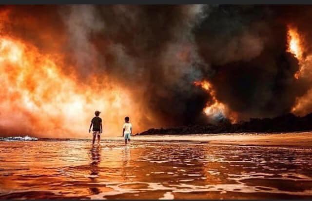 TheRealLexieM's tweet photo. Praying for Australia 🇦🇺 #PrayForAustralia https://t.co/6oVQRQ4ZnL