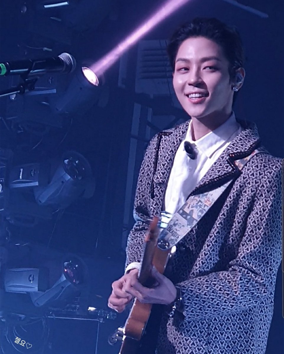 Iwoosungo's tweet photo. 19 We Rose You Encore in Seoul 12.27
๋๋น์ ์ฌ์ฟต..๐
#TheRose #๋๋ก์ฆ #๊น์ฐ์ฑ #sammy #์ฐ์ฑ #Woosung #WeRoseYouInSeoul #muvhall https://t.co/28ZLamNyHr