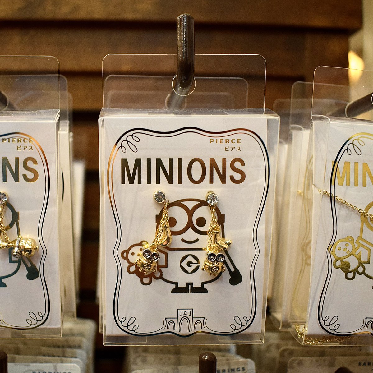 Usj365 على تويتر ミニオンの最新グッズ販売中 ネックレス 価格 2 100円 ピアス 価格 2 300円 Usj ユニバ Minions Usjファン T Co 18gzcobqi8