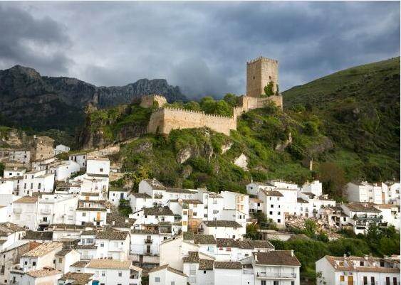 QuebrantaPNCazo's tweet photo. Descubrir #Cazorla es un regalo para cualquier viajero. Desde 1972 es Conjunto Histórico Artístico gracias a sus monumentos, su arquitectura y el entorno que la rodea💚. https://t.co/4eCxQtVBek @dipujaen @AytodeCazorla @spain #JaenDestinoAventura #turismosostenible #ecoturismo https://t.co/afWoFHUTsc
