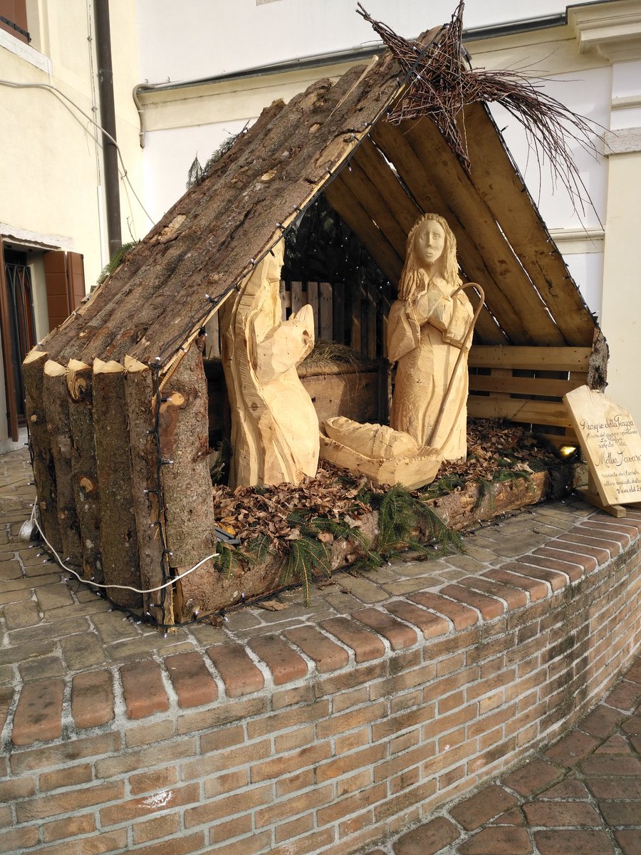 ARGAVeneto's tweet photo. Uno dei tanti presepi artistici di Segusino (TV): questo è stato realizzato con gli alberi sradicati dalla #TempestaVaia. Giornalisti #Argav in visita al territorio del comune dell'alta trevigiana. @ODGVeneto @SindGiornalisVe https://t.co/MVv2DqqZGk