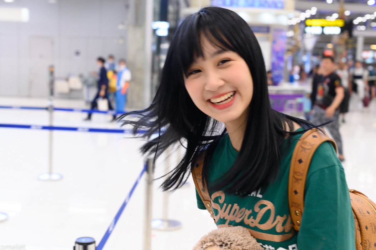 omelet48's tweet photo. มาส่งสิตากับตุ๊กตาโอชิของเขา
#SitaCGM48 #CGM48 https://t.co/h3wqSCrBFD