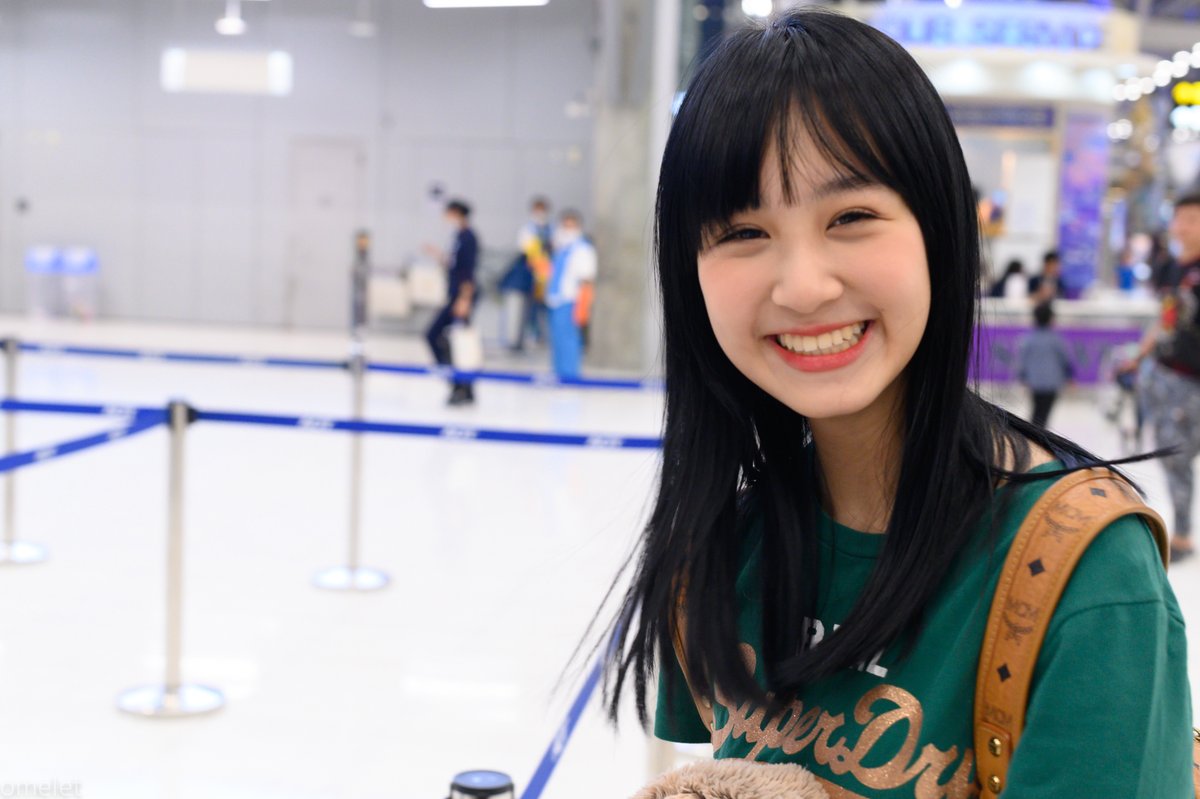 omelet48's tweet photo. มาส่งสิตากับตุ๊กตาโอชิของเขา
#SitaCGM48 #CGM48 https://t.co/h3wqSCrBFD