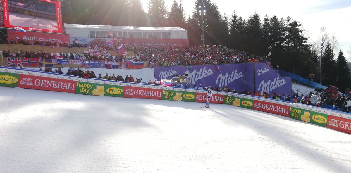 Počelo je! 🇸🇰 Petra Vlhova visoko je podignula ljestvicu. ⏱️ 57.25 ⚡👏 Navijači uživaju na sunčanom Sljemenu. 🏔️ <a href="/hrtvijesti/">HRT Vijesti</a> <a href="/HRTsport/">HRT Sport</a>