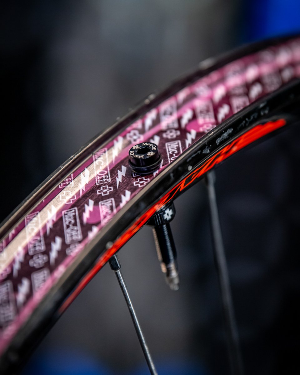 muc_off's tweet photo. You ever seen such a slick tubeless setup?

Black and pink has got to be the ultimate colour combination… Care to disagree?

#mucoff #rideuninterrupted #gotubeless #fxxkpunctures https://t.co/55TtqRLvAJ