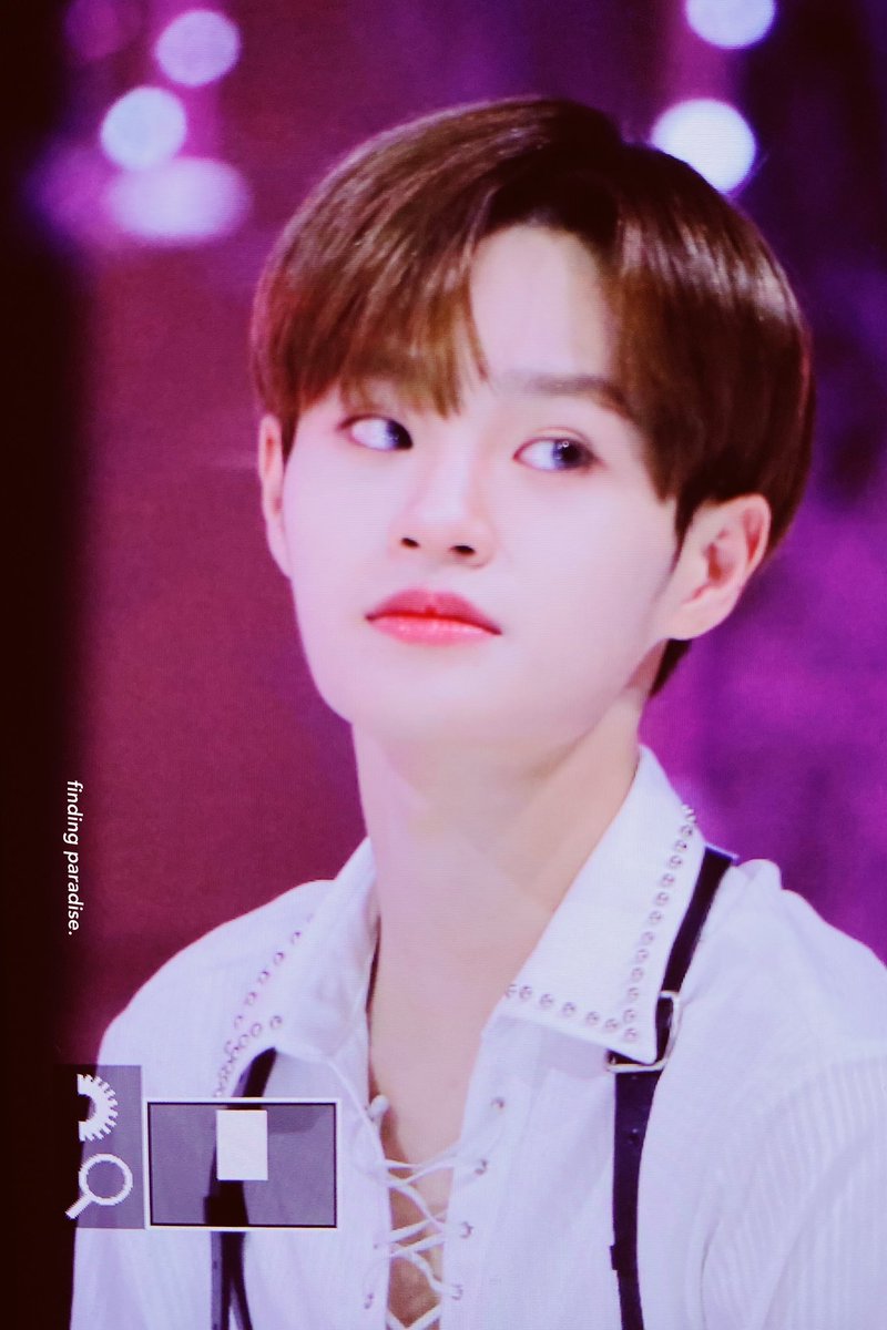 fp_0129's tweet photo. 200104 우리 대휘 성인되고 보니까 진짜 더 으른같네😊 대휘야 수상 추카추카👏🏻👏🏻👏🏻
#AB6IX #대휘 #이대휘 #DAEHWI #LEEDAEHWI https://t.co/Q4Bk3MFhSZ