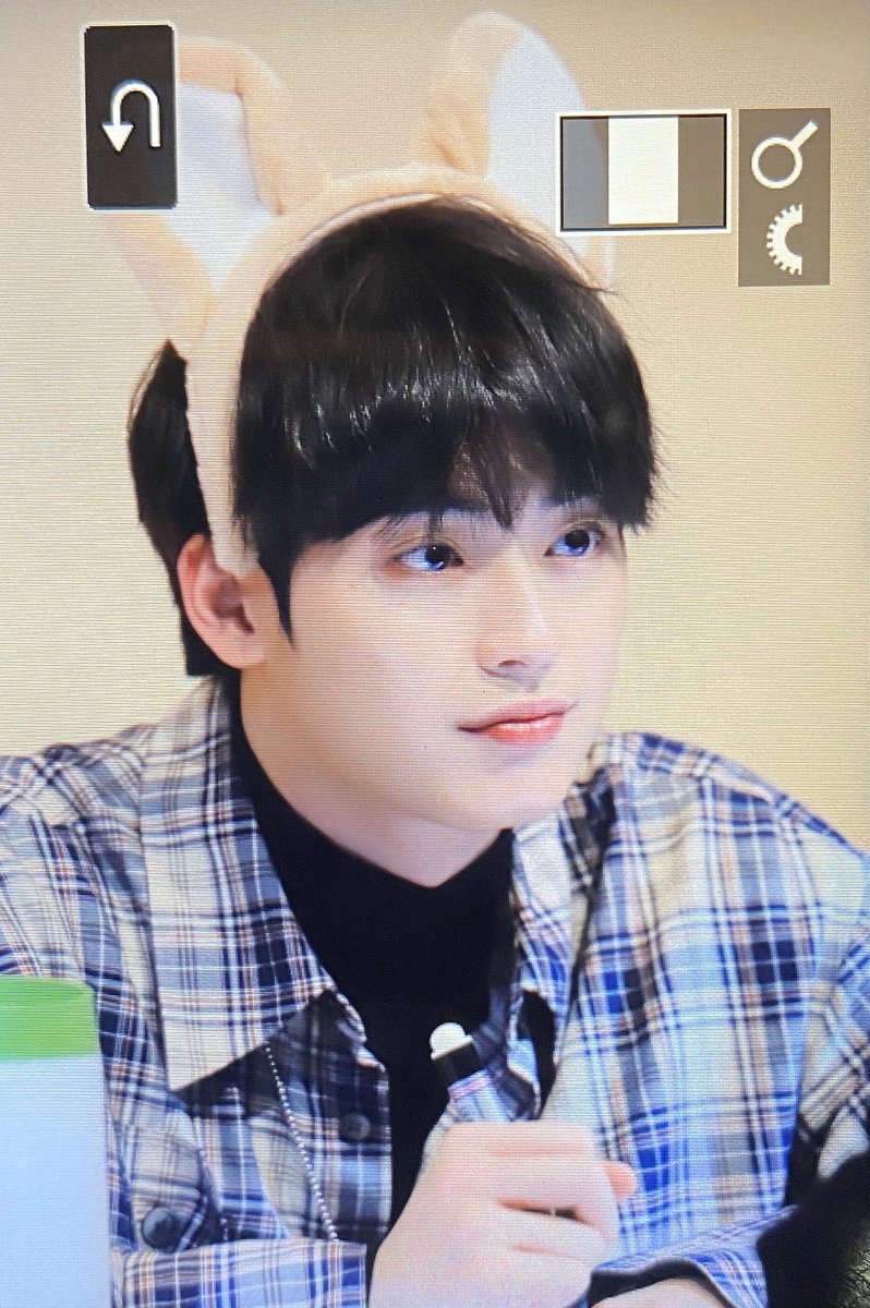 980204kr's tweet photo. 200104 4부 팬미팅
-
ㄱㅇㅇ❤️ 

#신준섭 #준섭 #배우신준섭 https://t.co/wi2tSOdi2M