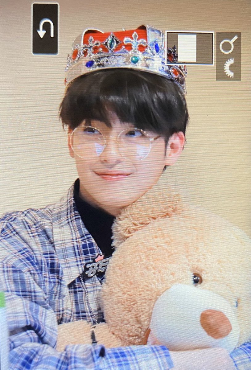 980204kr's tweet photo. 200104 4부 팬미팅
-
🤴🏻

#신준섭 #준섭 #배우신준섭 https://t.co/HAKAWQFHtY