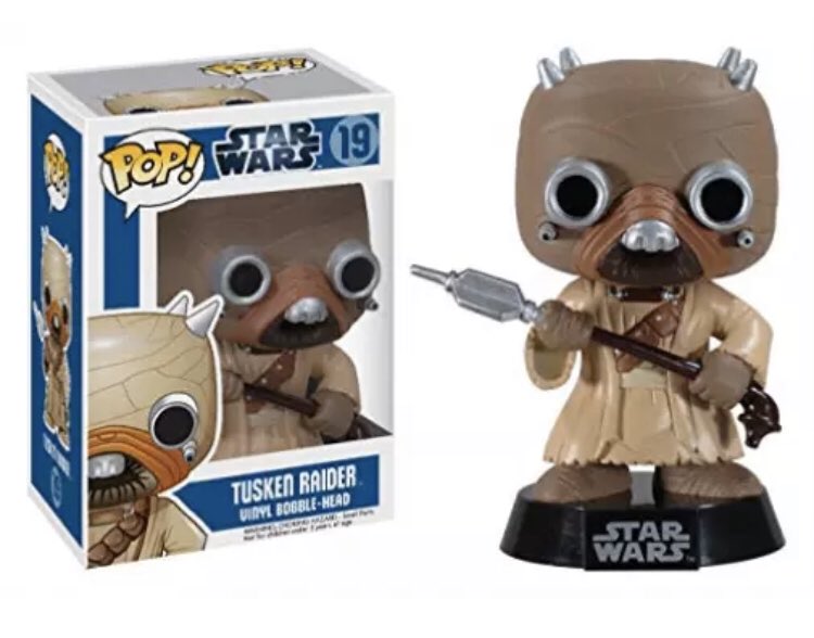 In terms of Tuskens, there’s a bunch of Tusken figures I like (Im gonna end up with a whole tribe I stg), but specifically I really love that Lady Tusken and her kid !! Very cute  I also like how the boxed Tusken is holding his gun!