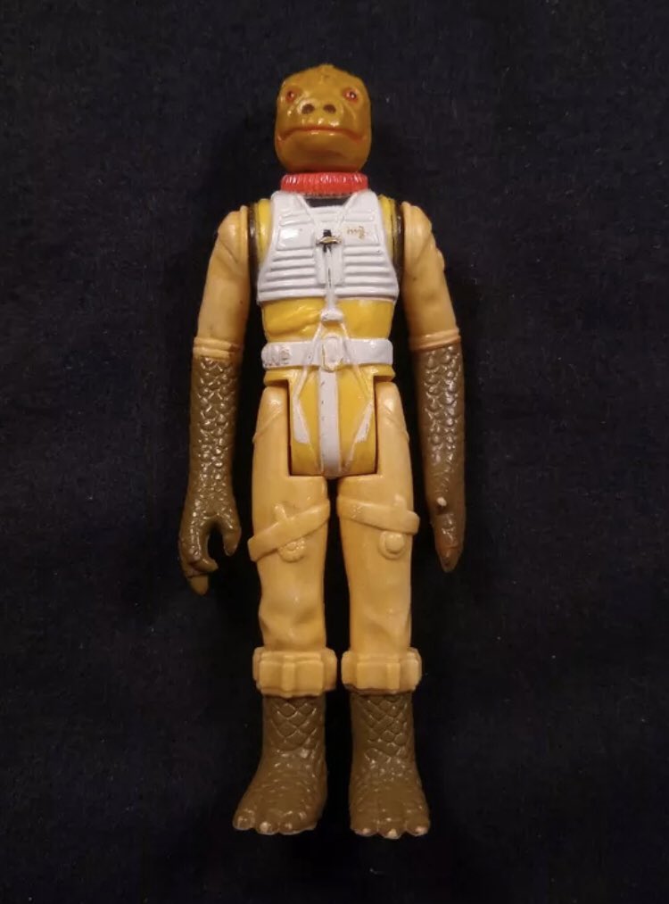 Bossk is another character who has a RLLY neat color scheme. I can see myself collecting a lot of figures of his just because of how cute he is. Trandoshans are another one of my favorite species! (I think that Power of the Force is going to end up being a favorite line of mine.)