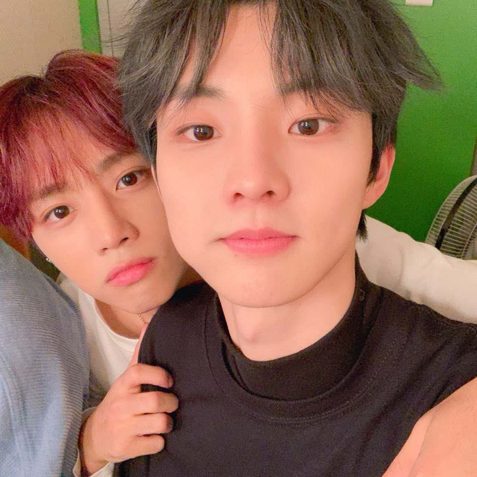 WE_THE_BOYZ's tweet photo. [큐] 브이앱 중 찍은 사진🎁 https://t.co/jiJQc4BNGE