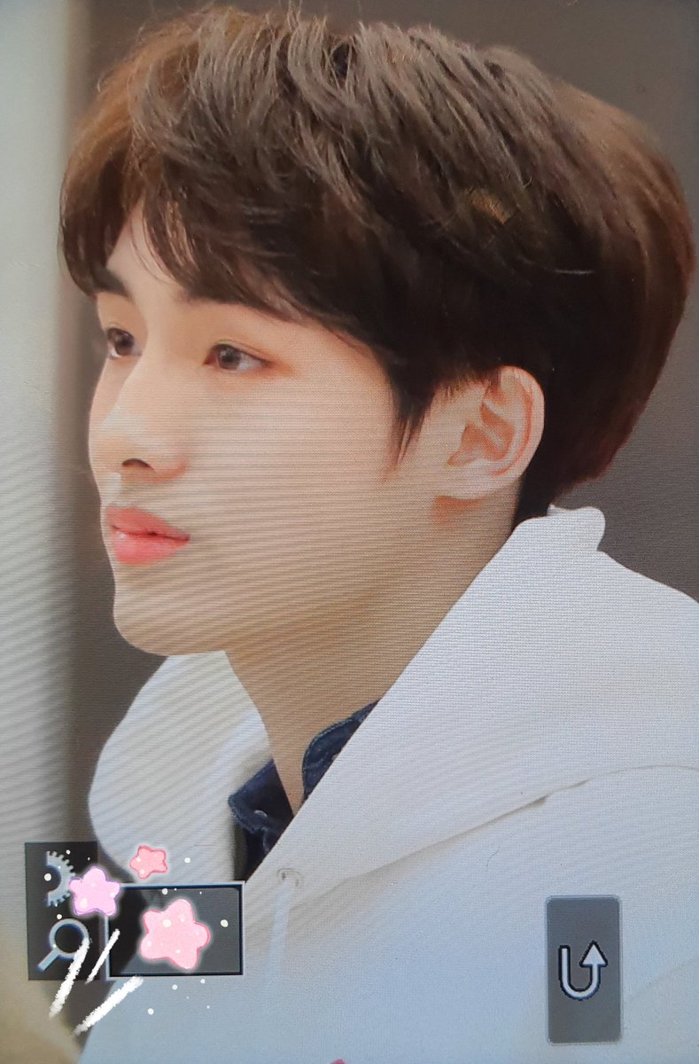 deepsleep1028's tweet photo. 200104 부산 신세계 센텀 WayV 팬사인회 언제가든 변함없는 미모로 맞아주셔서 감사합니다 오늘 완전 휘핑크림인줄 #WINWIN #윈윈 #昀昀 #董思成 https://t.co/qrxBSdvCqj