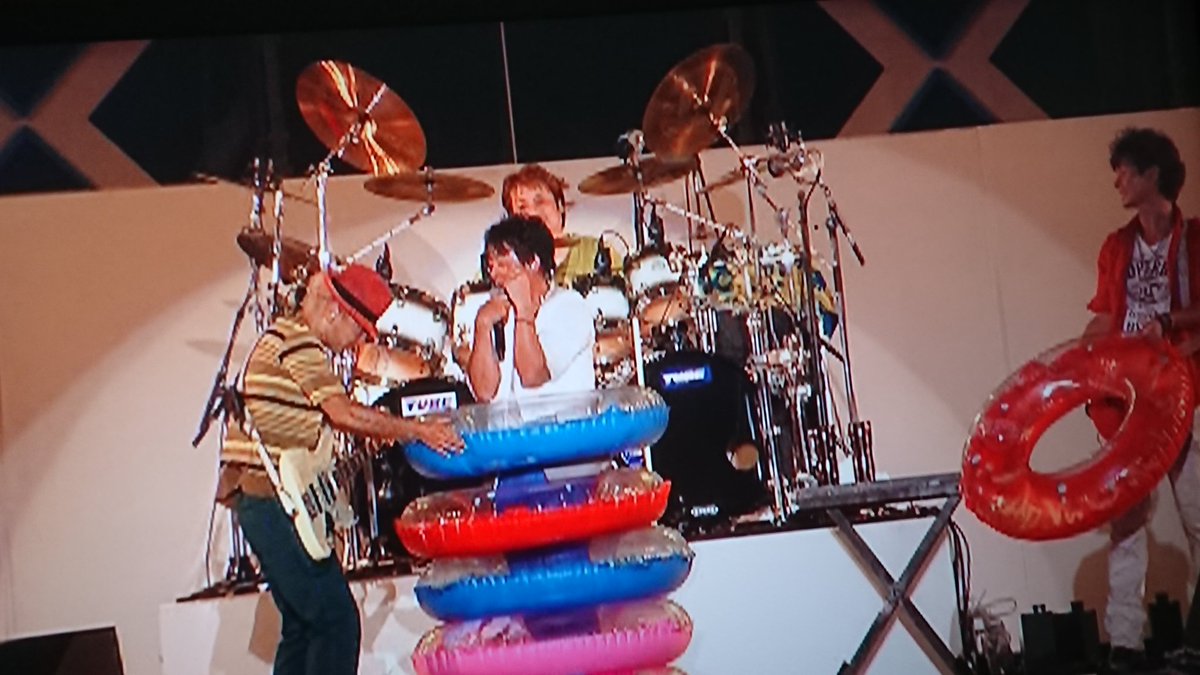 TUBE_harulove's tweet photo. #TUBE2013
#HANDMADESUMMER 観てます📀✨
前田さん『引っ掛かってねぇよ‼️』
ココ⬇️大好き😆ww https://t.co/e7wnCxmZRJ