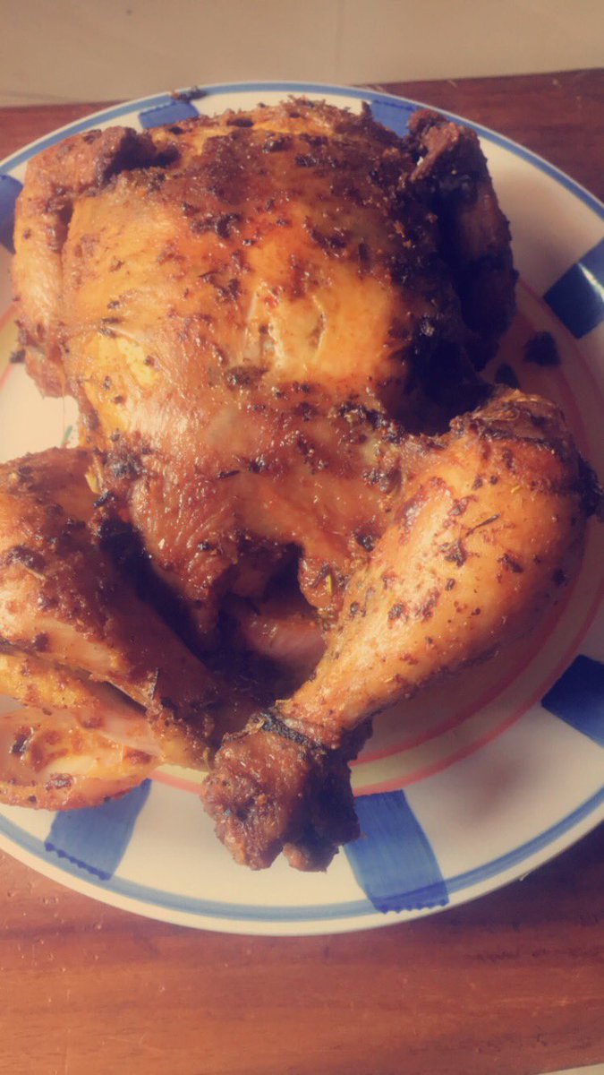 thechefliz's tweet image. I’ve decided this year I’m reviving my food catering services
Some of my past works
1. Grilled whole lemon and yaji spiced chicken
2. Catfish and assorted pepper soup
3. Mini buffet of rice,plantain, chicken and fish 
4. Veggie stir-fry pasta
Just send a Dm
#Ibadan #connectibadan