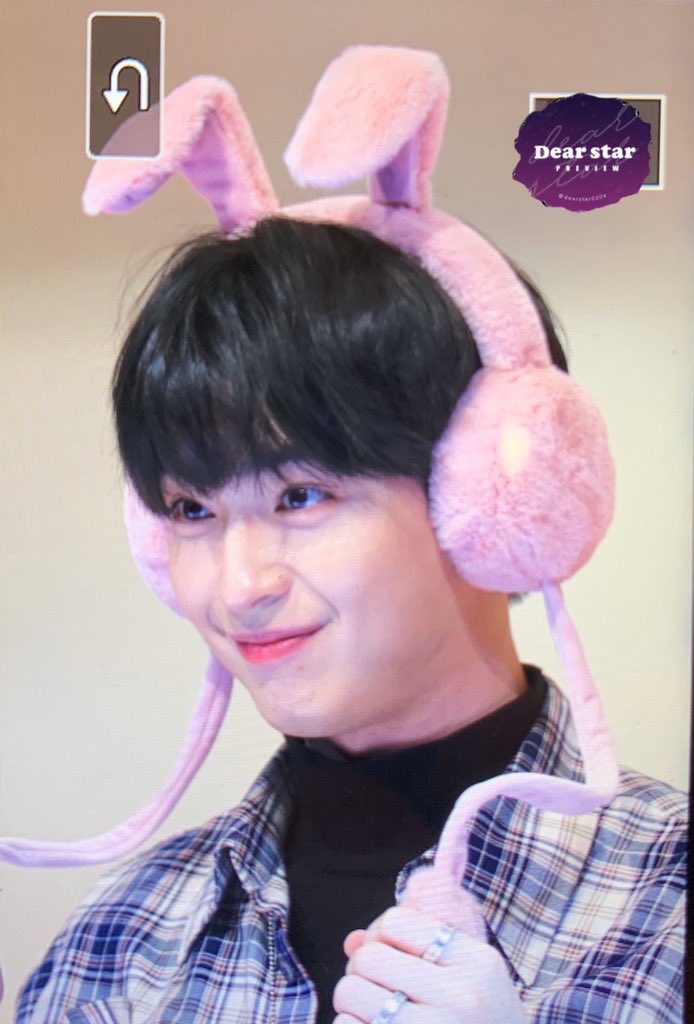 dearstar0204's tweet photo. 200104 팬미팅 3부 

재질 걍 토끼🐰🐰🐰🐰🐰

#준섭 #신준섭 https://t.co/551OmewBMB