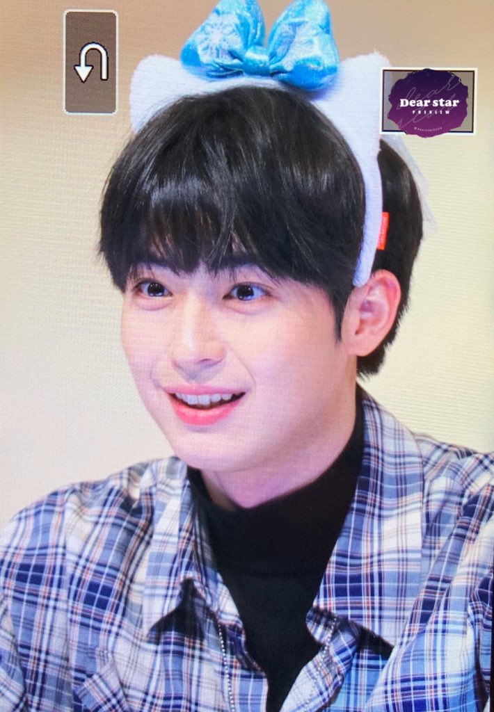 dearstar0204's tweet photo. 200104 팬미팅 3부

오늘도 최고야🙈🙉

#준섭 #신준섭 https://t.co/CxgmjidY8v