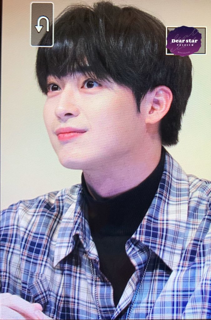 dearstar0204's tweet photo. 200104 팬미팅 3부

아 이제 밥안먹어도 배부름(아님😜)

#준섭 #신준섭 https://t.co/b3VC4siG5D