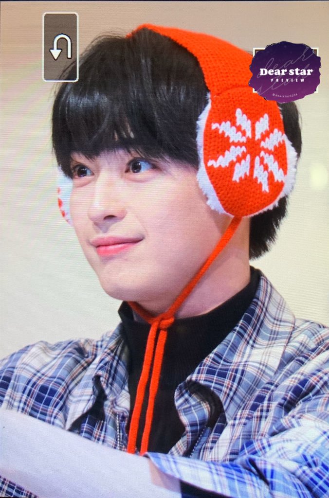 dearstar0204's tweet photo. 200104 팬미팅 3부

아 이제 밥안먹어도 배부름(아님😜)

#준섭 #신준섭 https://t.co/b3VC4siG5D