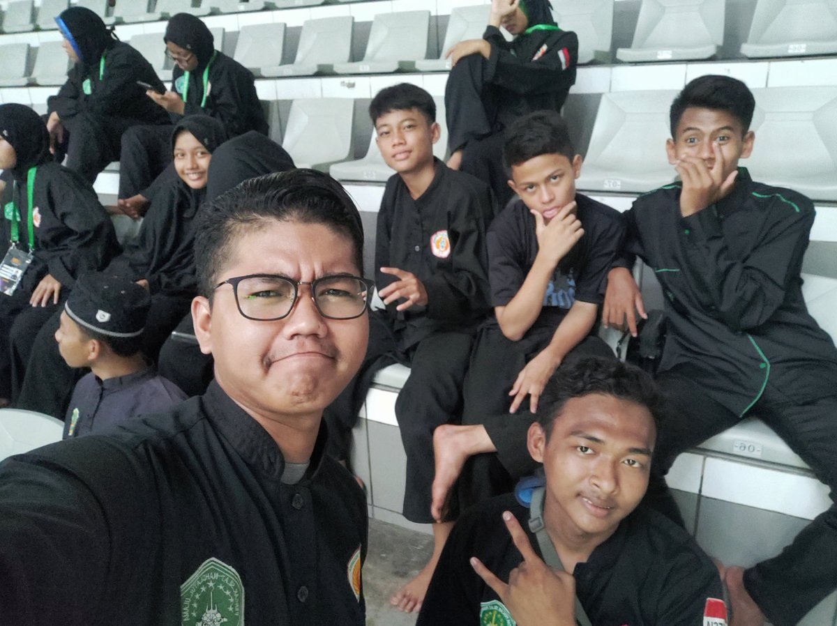 Rafdiansyah01's tweet photo. Memeriahkan lomba Kejurna pagarnusa III terlihat loyo tpi pantang mundur.
#lombaselfiePN34 
#kejurnaspagarnusa
@PagarNusa_NU 
@aisjawatengah https://t.co/GfDtoxM4EV