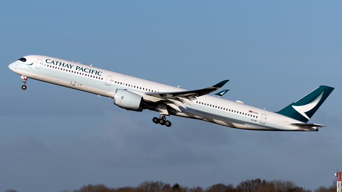 airplanes_uk's tweet photo. Cathay Pacific | B-LXK | Manchester Airport | 03/01/2020

#manairport #egcc #manchesterairport #flymanchester #mcr #manchester #avgeek #aviation #planes #v1images #planespotting #planespotter #aviationphotography #cathaypacific #blxk #airbus #airbusa350 #a350 https://t.co/VJx3sXEAvR