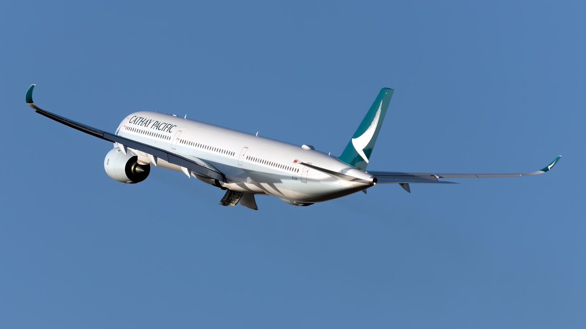 airplanes_uk's tweet photo. Cathay Pacific | B-LXK | Manchester Airport | 03/01/2020

#manairport #egcc #manchesterairport #flymanchester #mcr #manchester #avgeek #aviation #planes #v1images #planespotting #planespotter #aviationphotography #cathaypacific #blxk #airbus #airbusa350 #a350 https://t.co/VJx3sXEAvR