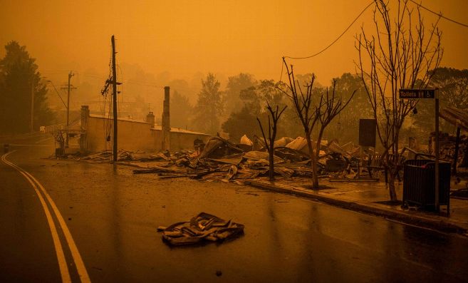 lamontagne_fr's tweet photo. 🇦🇺 L'#Australie s'enflamme et suffoque : témoignages du bout du #monde https://t.co/rKSCGAqDPm https://t.co/cxARzXFJDO