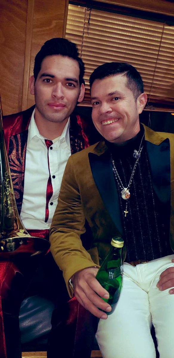 j_medina37's tweet photo. como cuando sientes ue el lugar es tuyo y te lo regalan  a propòsito.y cantas todo lo que te da tu gana #graciasJesusInfante #GraciasDios por este comienzo...#Yaftoylifffto @eduincaz #sevaserlamashaca #nuevoaño #mismoproposito🙏 #graciasEcuandureo https://t.co/AvbY8qqxvo