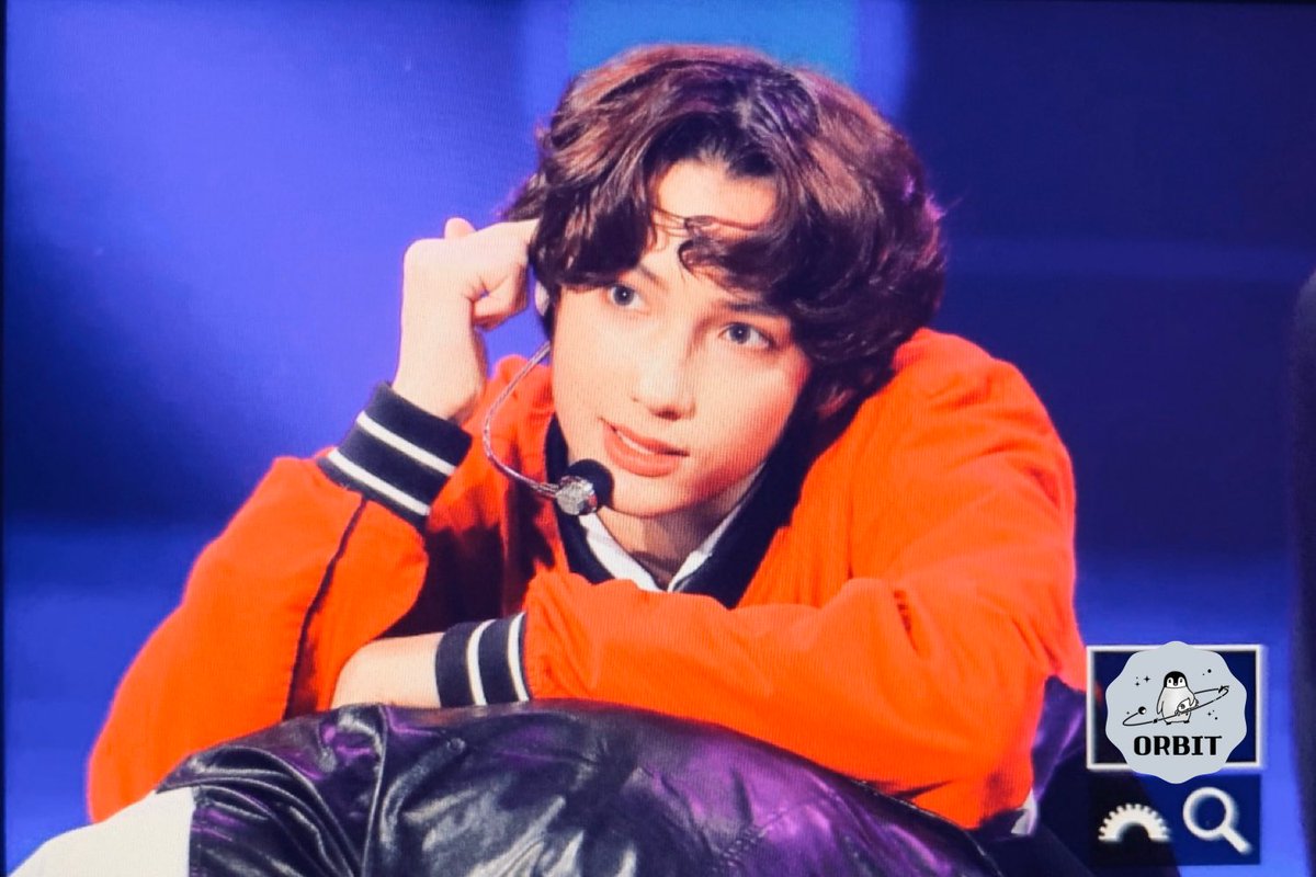 iminyour_orbit's tweet photo. 200104 골든디스크

오늘 컨셉 너무 좋아,,,

#휴닝카이 #HUENINGKAI 
#투모로우바이투게더 #투바투 #TOMORROW_X_TOGETHER #TXT @TXT_members https://t.co/jAQzqRsfvb
