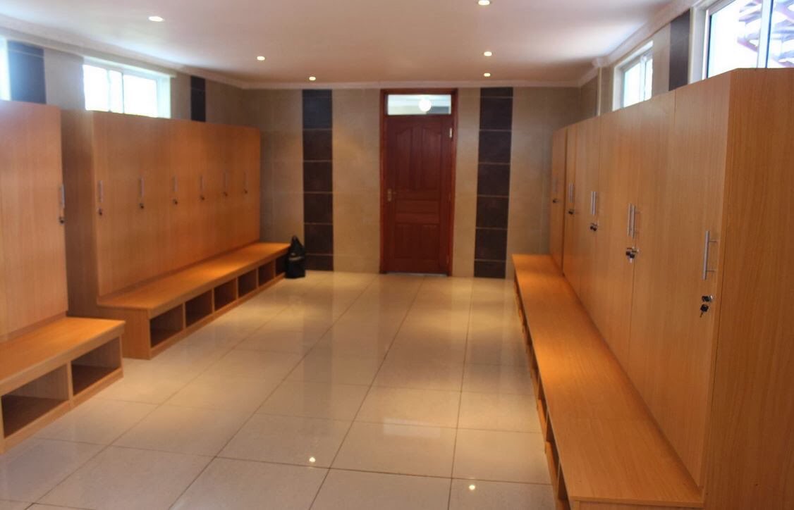 DrAlfredMutua's tweet image. Bwana Mumo Wacha porojo na ujinga. Kwenu ni wapi? Go to Machakos stadium RIGHT now. OR go to today’s game &amp;amp; you will see the stadium is REAL. Some people are so afraid of development they cannot see yet they have eyes. As a bonus, see photo of the changing rooms. IT IS ALSO REAL.