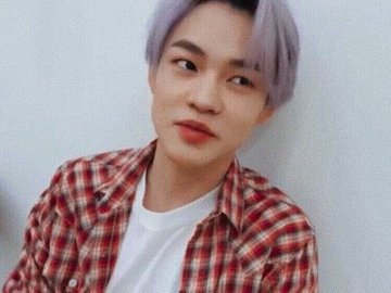 —200104 (day 4)i miss you and this look (p.s. this is still the superior chenle look yall still cant change my mind)