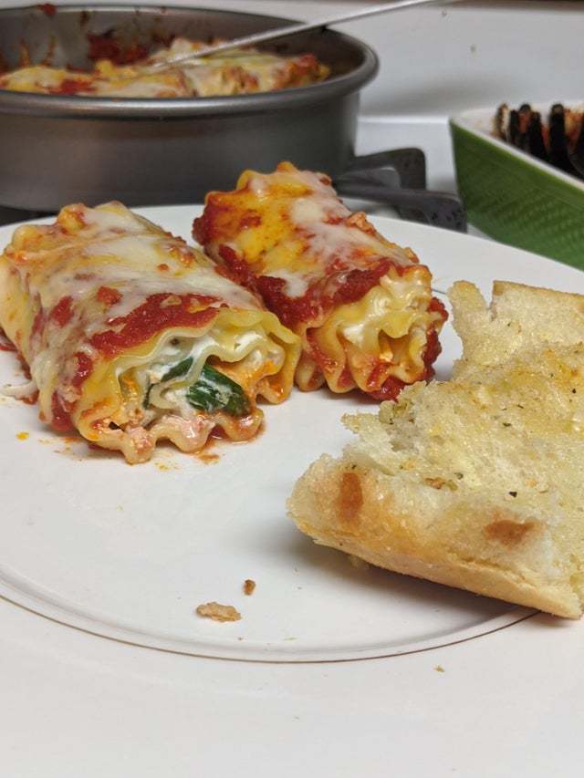 Spinach lasagna rollups and garlic bread
#food #christmas #exactorbpo #argentina #buenosaires #nuevapompeya #empresa #eventos #fabrica #emprendimiento #bpo #marca #publicidad #dise #backoffice #style #sublimacion #barrio #picture #egresados #foto #instagram #gorra #trucker