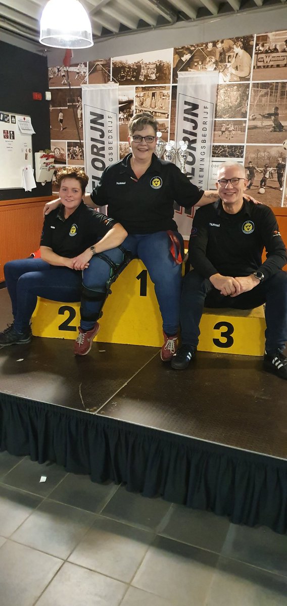 BartRadstaake's tweet photo. Helemaal klaar voordat 33e Florijn Winterloop. Wij rennen voor onze klanten. #vvwoudenberg #florijnwinterloop https://t.co/IU2HEHVA7z