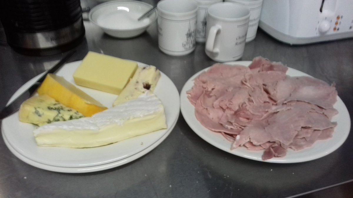 We offered our guests a hot and cold breakfast but the centrepiece has to be the donation of fresh brew from <a href="/CoffeeindaWood/">Coffee in the Wood</a> 

Thanks for the support
#EndHomelessness