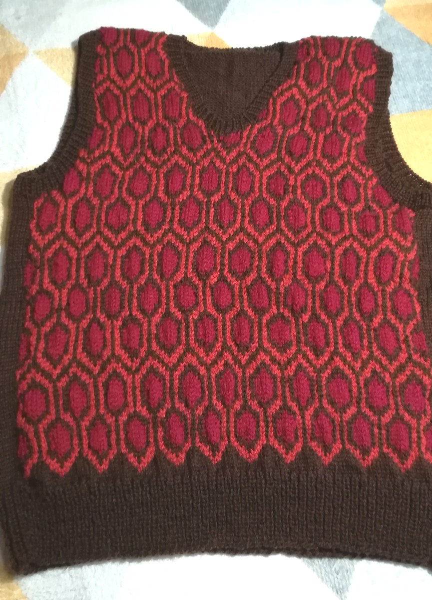 蟻八元結 押絵修行５年目 クリスマスに編んだ おばあちゃんの編んだチョッキ を見てほしい ブランキーの冬のセーターを思い出したけどセーターって普通は冬じゃん ベンジー