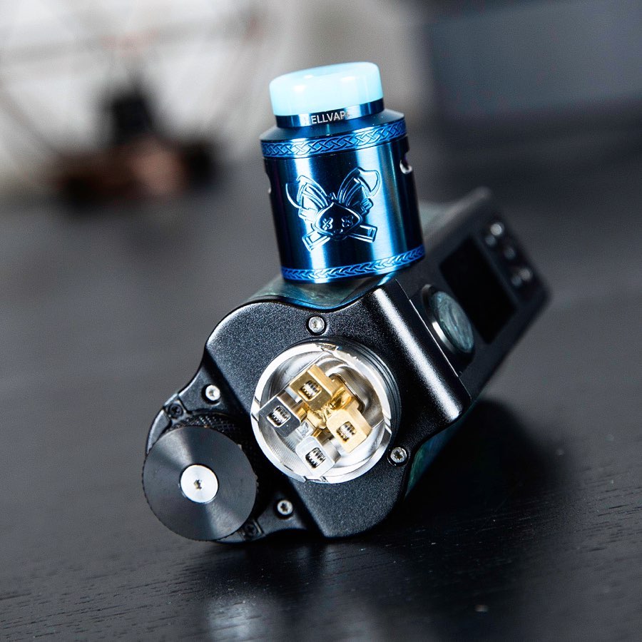 everzontech's tweet photo. #HellvapeDeadRabbitV2 adopts upgraded “Rabbit Ear” deck design to support single/dual coils and cut coil legs easily.😍
What #boxmod you will choose to match Blue #DeadRabbitV2?💙
.
.
🎈https://t.co/CrfRGbA9pO
#hellvape #hellvapedeadrabbit #deadrabbitrda #vape #vapebuild https://t.co/4jnRmg2N2c