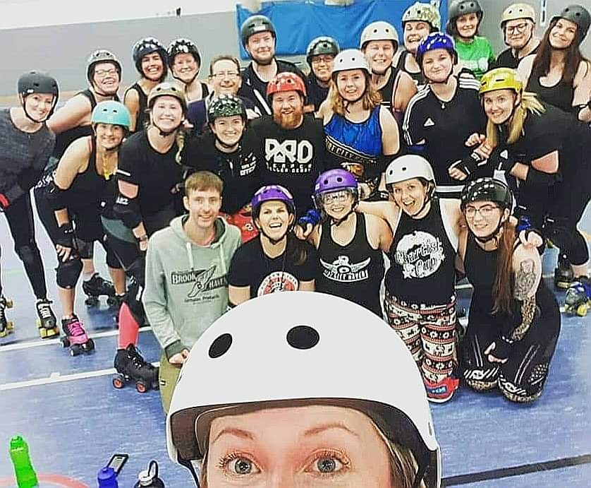 Aaand we're off! First training session of the year tonight, and we loved it. 😍 Isn't it just great to be on wheels?!