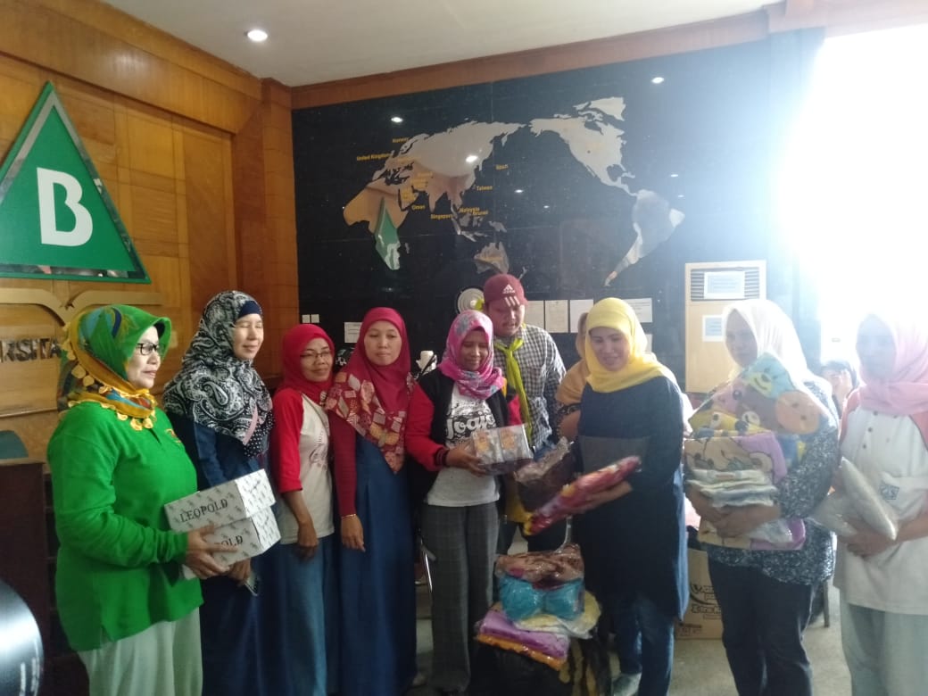 himatalabinawan's tweet photo. Terimakasih walikota atas bantuan logistiknya untuk korban banjir
#BanjirJakarta https://t.co/nRqcRoQir7