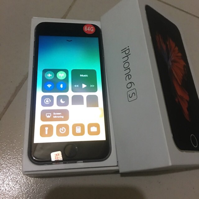 Quotes_Kay_Ex's tweet photo. "Iphone Giveaway"

Mechanics: 
1. Follow @Quotes_Kay_Ex
2. Hit the notification bell.
3. Like and Retweet this post.
4. Comment "DONE"

Note: I strictly monitor those who followed the mechanics and those who are not. https://t.co/pfdkFCDYV4