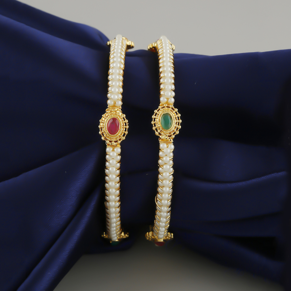 AnuradhaArts's tweet photo. 😍Gold finish multicolour Traditional bangles for women at affordable cost by Anuradha Art Jewellery😍
🥳Get up to 30% OFF using this coupon code- AAJ10BA1-
Shop Now: https://t.co/zkNMafUOJf
-
-
-
#traditionalbangles #goldfinishbangles #latestbangles #anuradhaartjewellery https://t.co/GKt6b5QJd4