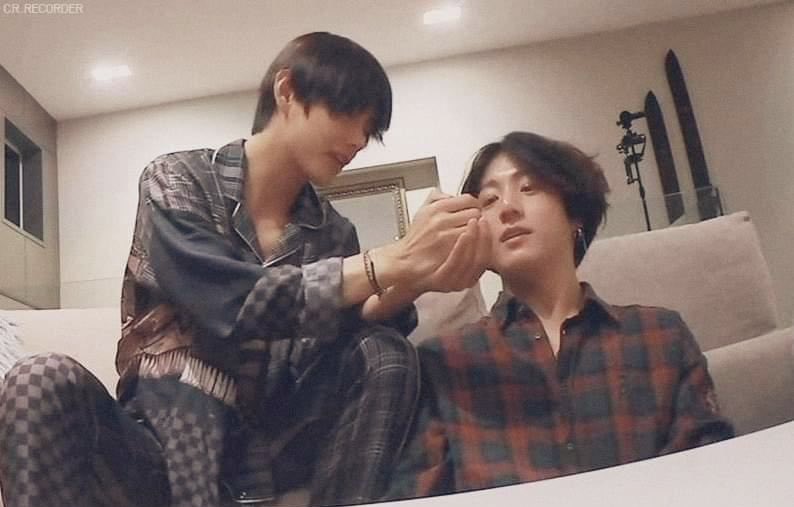 kookv_soulmate's tweet photo. มันอดชงไม่ไหวจริงๆ55555555😂 https://t.co/IdTBbJGZ7a