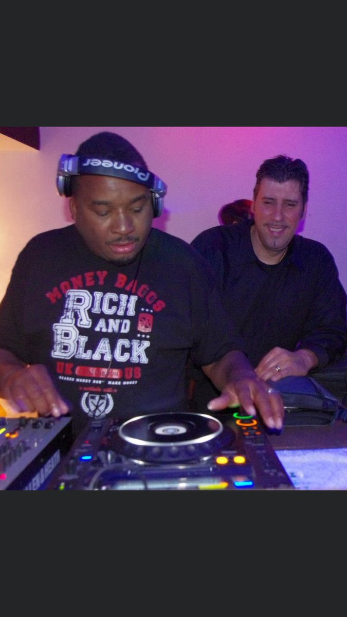 fingers_richie's tweet photo. Victor Simonelle and I #clublife #djlife #deephouse #djsforlife 🇺🇸🇬🇧🎶🎧🤷🏾♂️ https://t.co/PUUhv7zeFZ