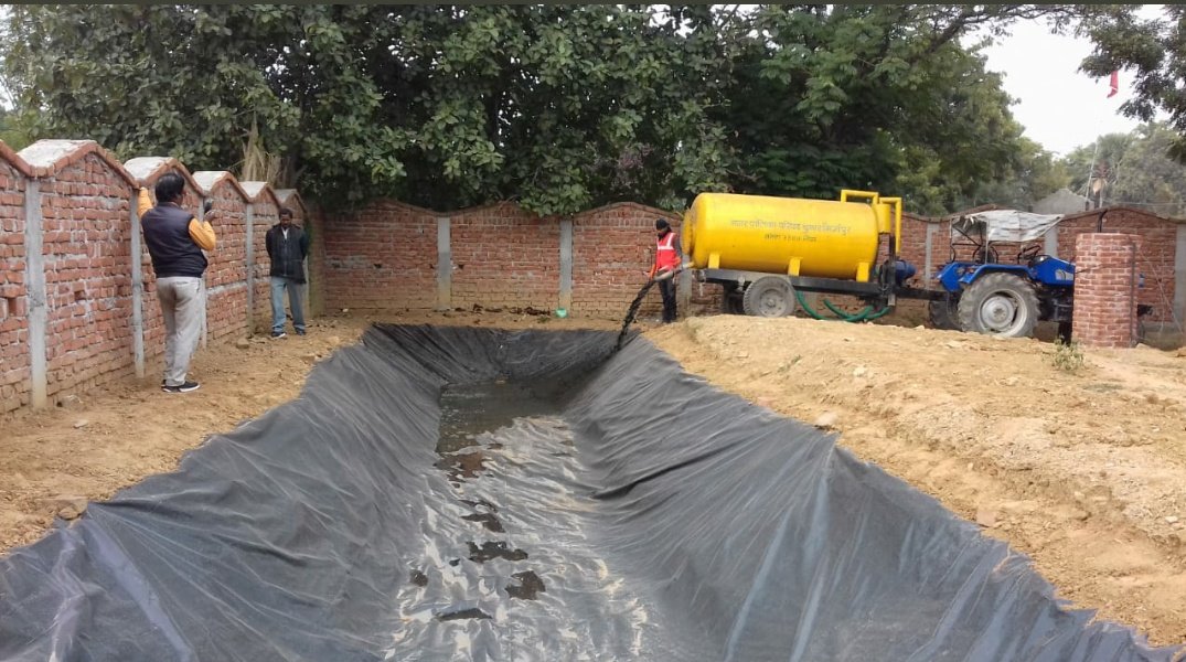 CSE_FSSM_UP's tweet photo. Work in full swing at #Chunar for its 1st ever #FSTP funded by @cleanganganmcg with technical support by @CSEINDIA.
Until the #FSTP is constructed &amp; is in running stage,#Treching site has been setup for immediate treatment of Faecal sludge.👇🏼
@BMGFIndia @UPGovt
#SwachhBharat https://t.co/4l0noJLhLQ