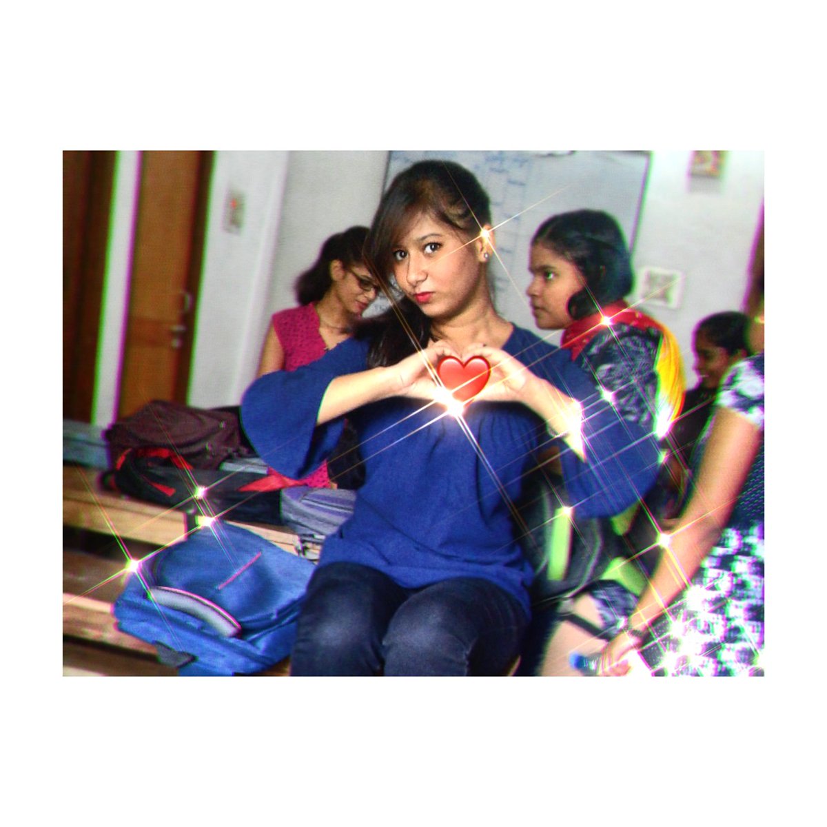 TanuPriya7781's tweet photo. 🇮🇳 just love 🤗 https://t.co/9I4ItLuTty