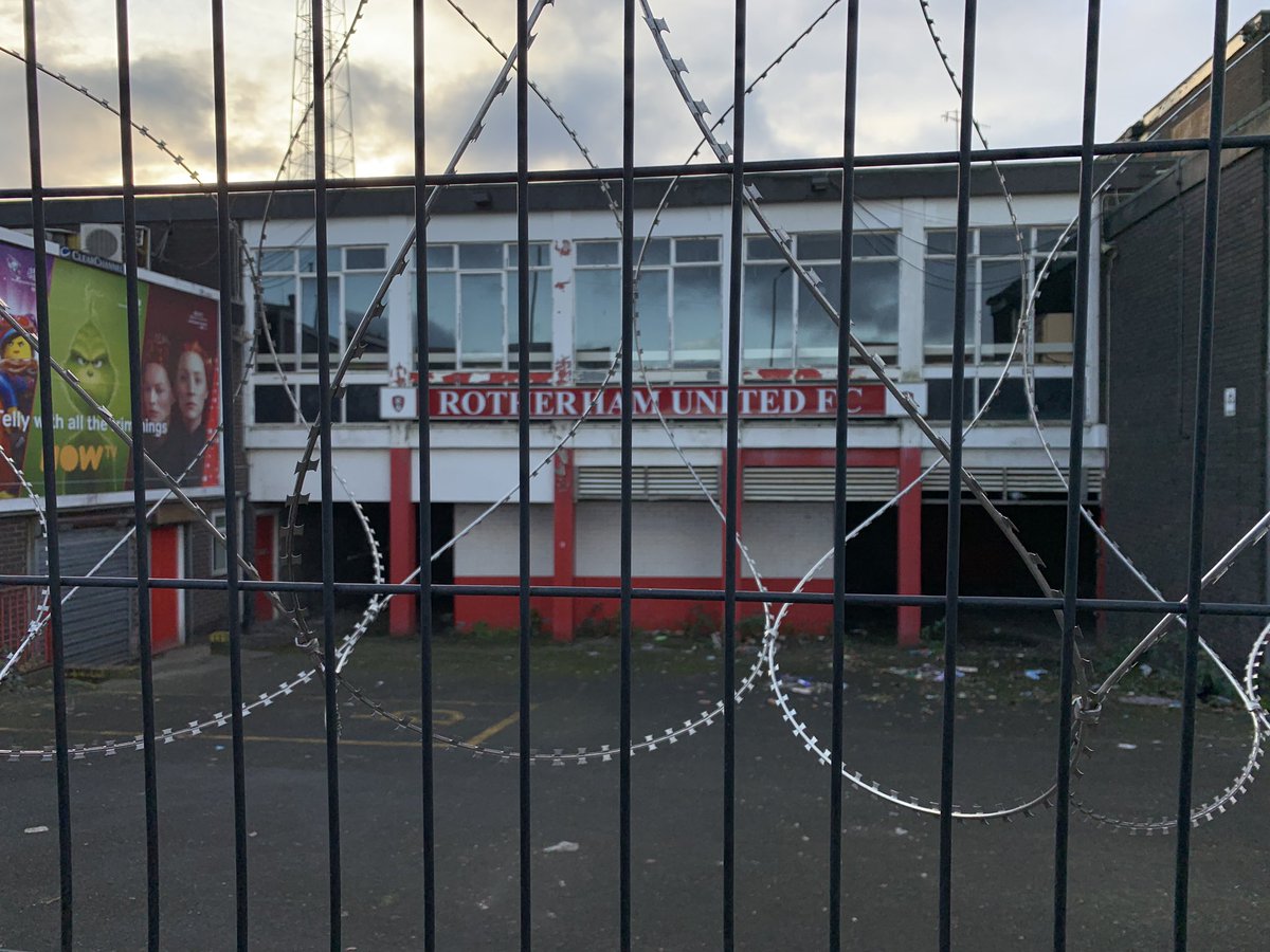 MDJW_HCAFC's tweet photo. Abandoned grounds - views of Millmoor on the way to Rotherham today. Only got to visit Millmoor the once to see City lose #rufc #rotherham #hcafc #oldgrounds #abandoned https://t.co/vlg9txIvqI