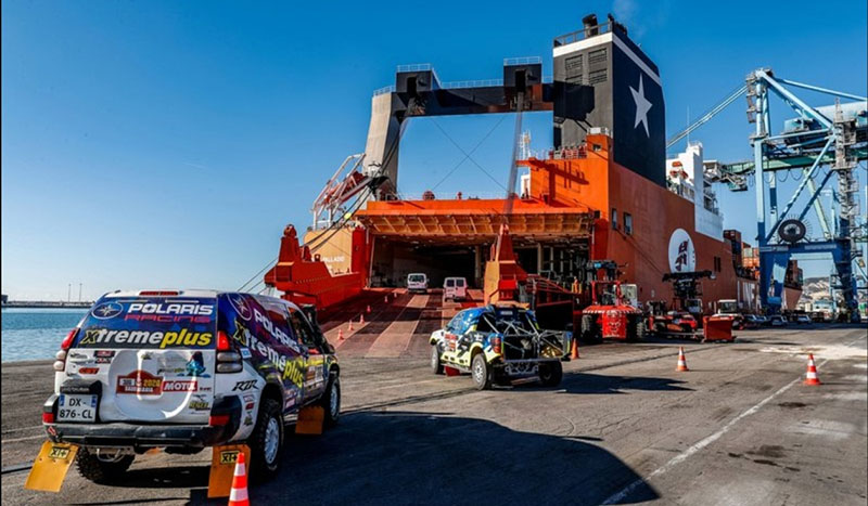 NauticaReport's tweet photo. A #Jeddah la ''#Carovana'' della #Dakar2020 trasportata dalla #JollyPalladio della #LineaMessina
https://t.co/hDgIuF1ygS https://t.co/xNrJ3KLMPN