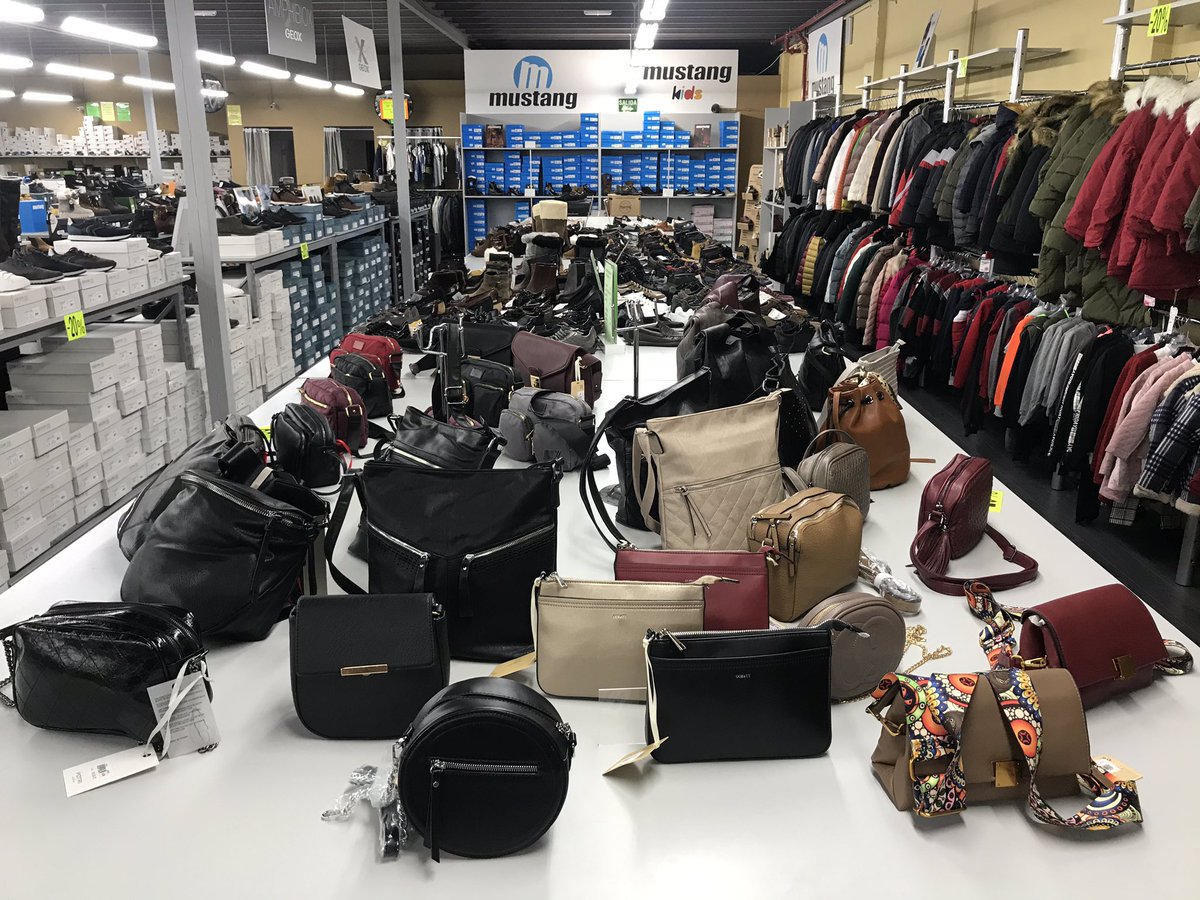 📣 REBAJAS en la tienda GEOX MAPICHUS!!
‼️Aprovecha los descuentos!! 👨‍👨‍👧‍👦 🛍