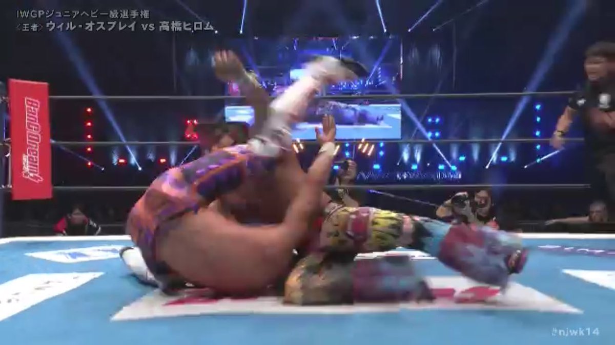 Shino Go On ヒロムvsオスプレイにドーム大爆発 オスプレイは新技のリストクラッチ式マスキュラー ボム を出すし Time Bombも返しちゃうし ヒロム打つ手なしか と思いきや ヒロムも新技レッグクラッチ式エメラルド フロウジョン で遂にオスプレイ