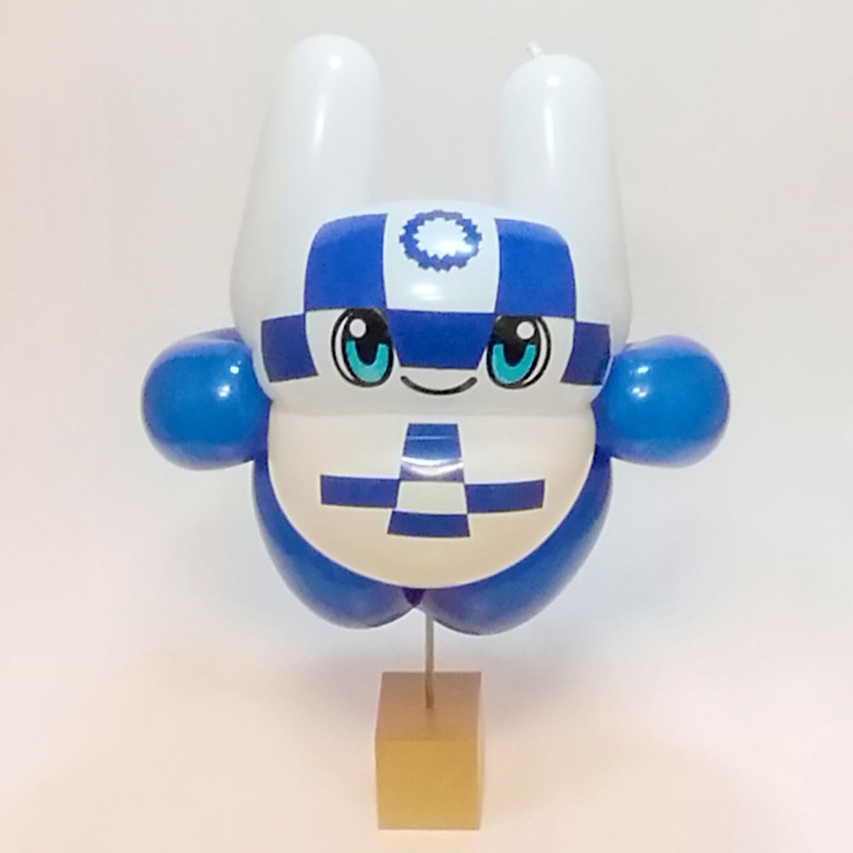 Chibicoro Balloon Na Twitteri 年 初ひねりは 東京 オリンピック の公式マスコットの ちびころ ミライエ ロゴマークは難しいので超デフォルメ 五輪のマークも小さくて描くと難しそうなので省略しました Balloonart 造型氣球 バルーンアート