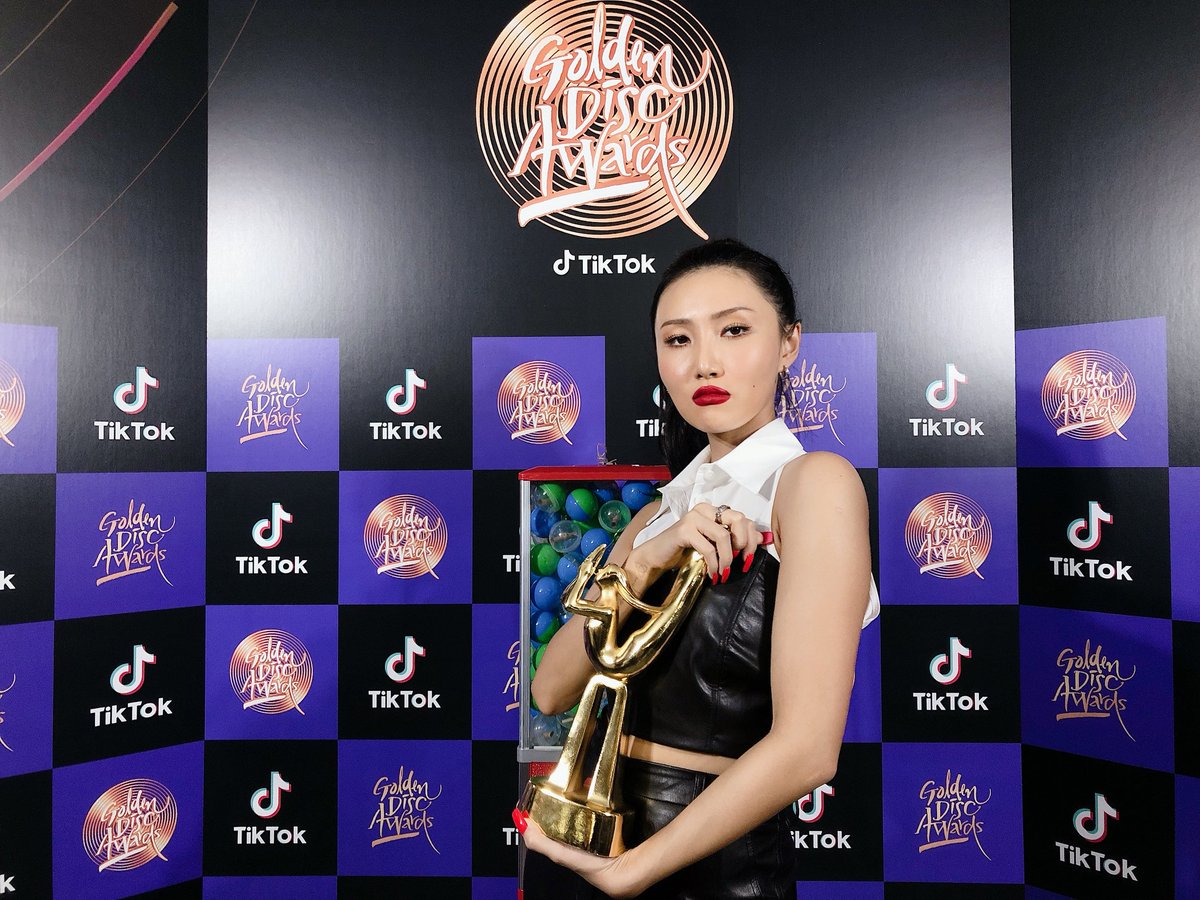 Mamamoo B賞8番 마마무] ベストグループ賞とベストソロアーティスト賞を受賞したママム