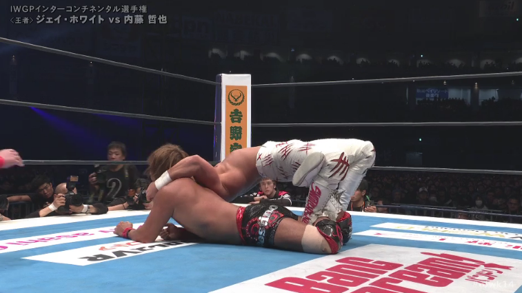 UltraLiger's tweet photo. @JayWhiteNZ mocks Naito, then traps him in a #MutaLock
#njwk14 https://t.co/vLTMoRfJRl